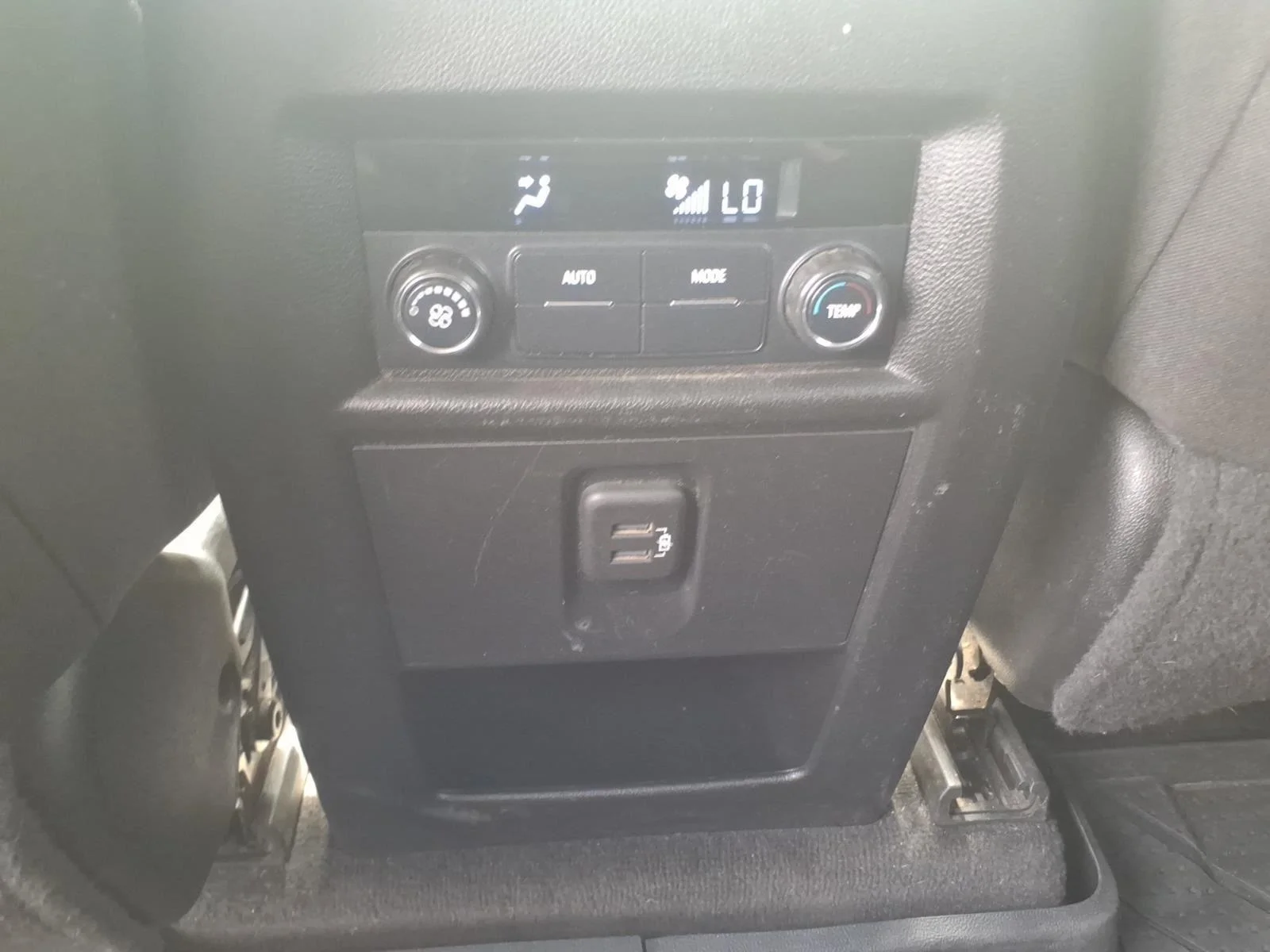 Used 2020 GRAPHITE METALLIC Chevrolet LT Cloth image 16