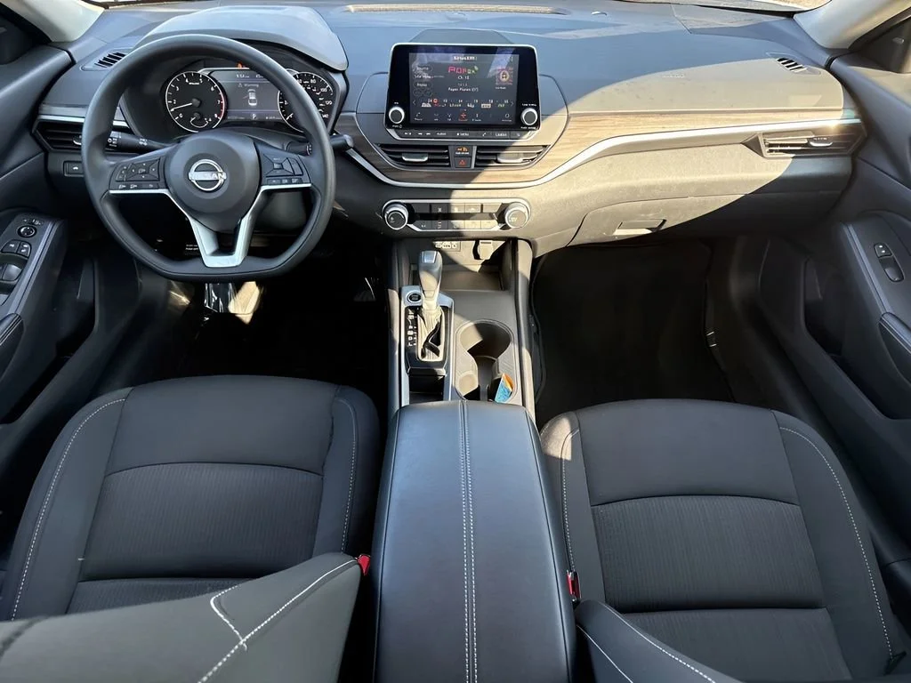 Used 2025 White Nissan SV image 13