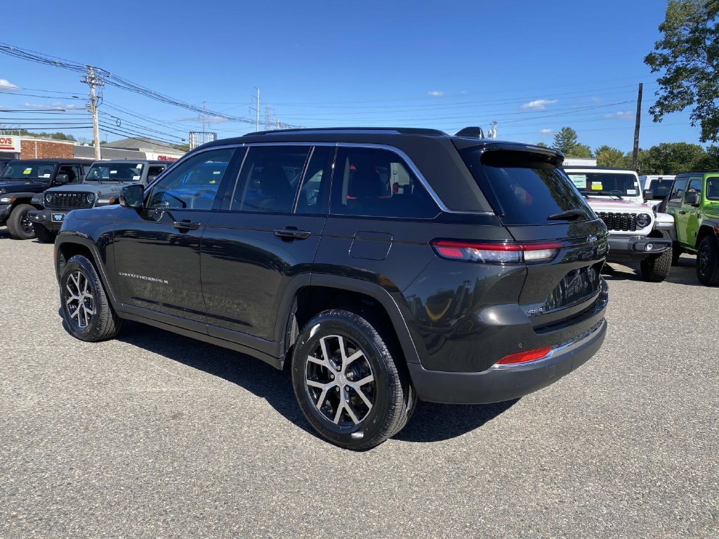 Certified Used 2023 Brown Jeep Limited image 7