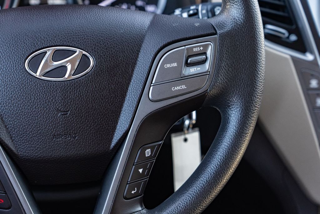 Used 2018 Regal Red Pearl Hyundai SE image 16