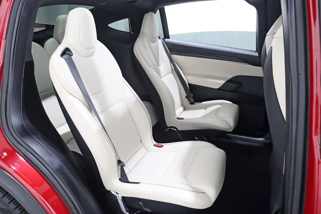 Used 2022 Red Tesla Plaid image 31