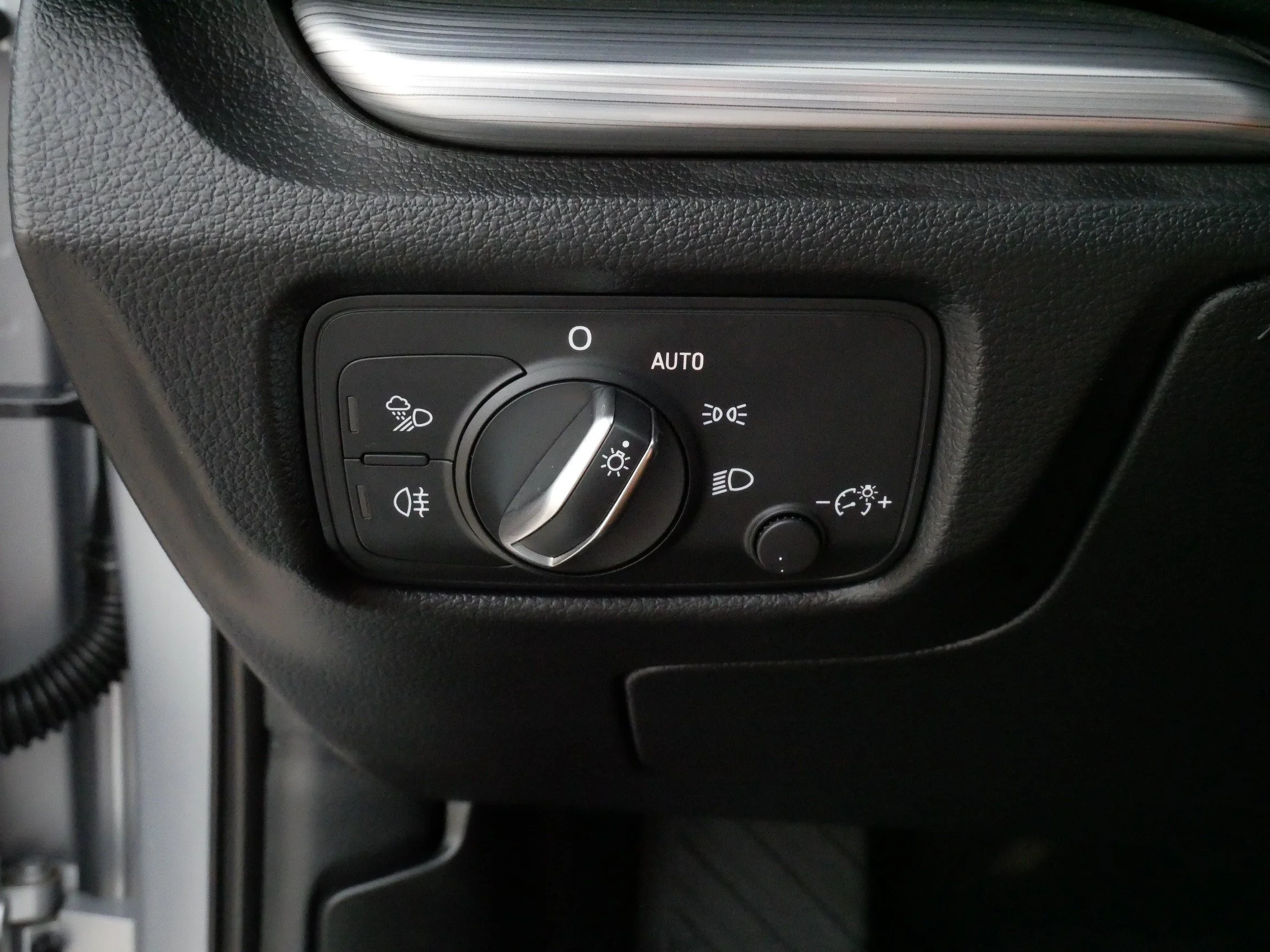 Used 2020 Silver Audi S line Premium image 28