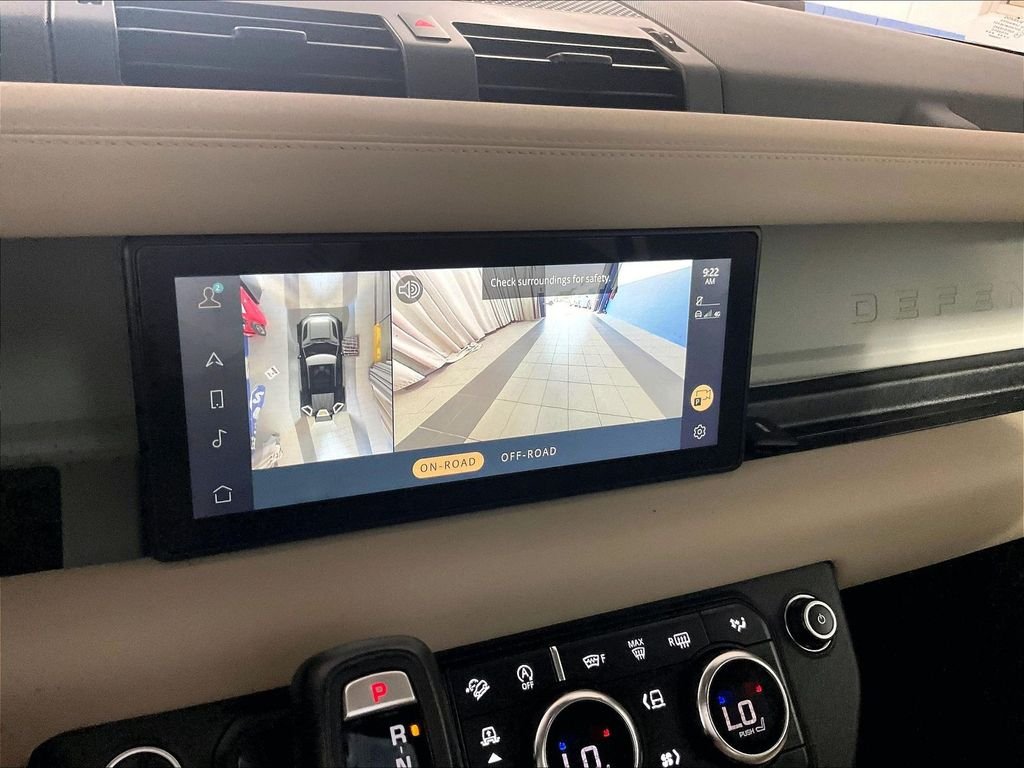 Used 2020 Green Land Rover SE image 19