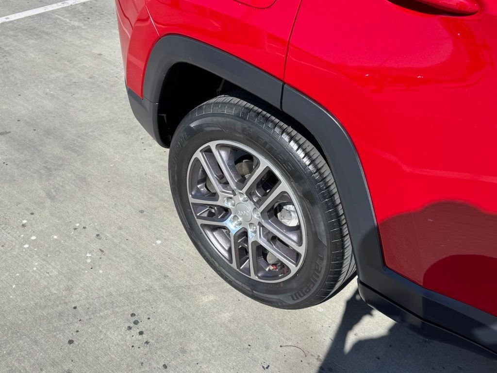 Used 2020 Red Line Jeep Latitude image 24