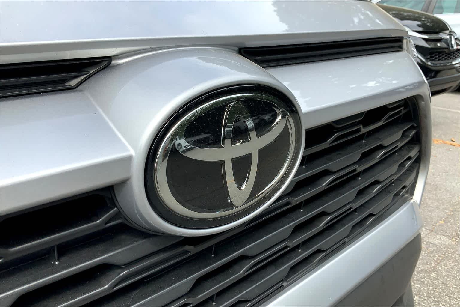 Used 2020 Silver Sky Metallic Toyota LE image 28