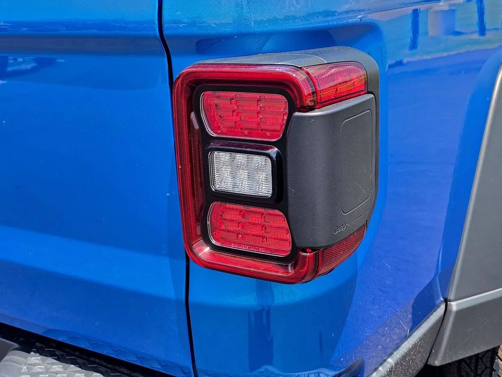 New 2026 Hydro Blue Pearl-Coat Exterior Paint Jeep Sport S image 10