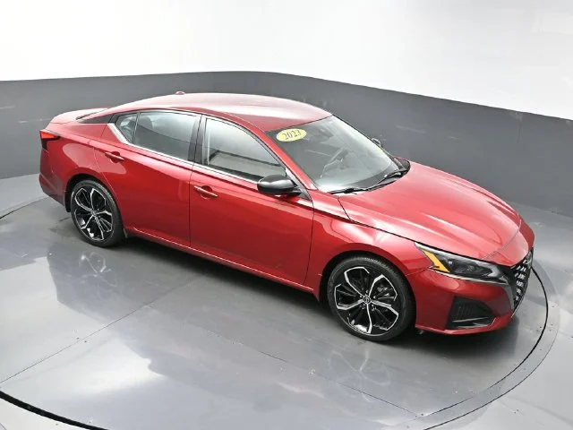 Used 2023 Red Nissan 2.5 SR image 38