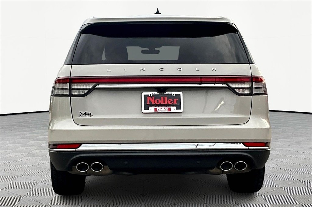 2024 Lincoln Aviator Reserve photo 3