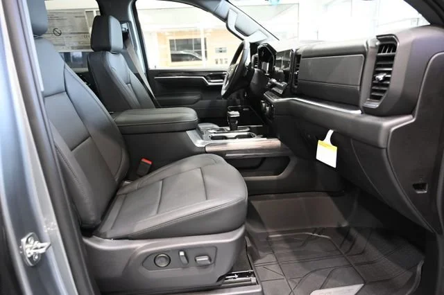 2026 Chevrolet Silverado 1500 LTZ - Photo 11