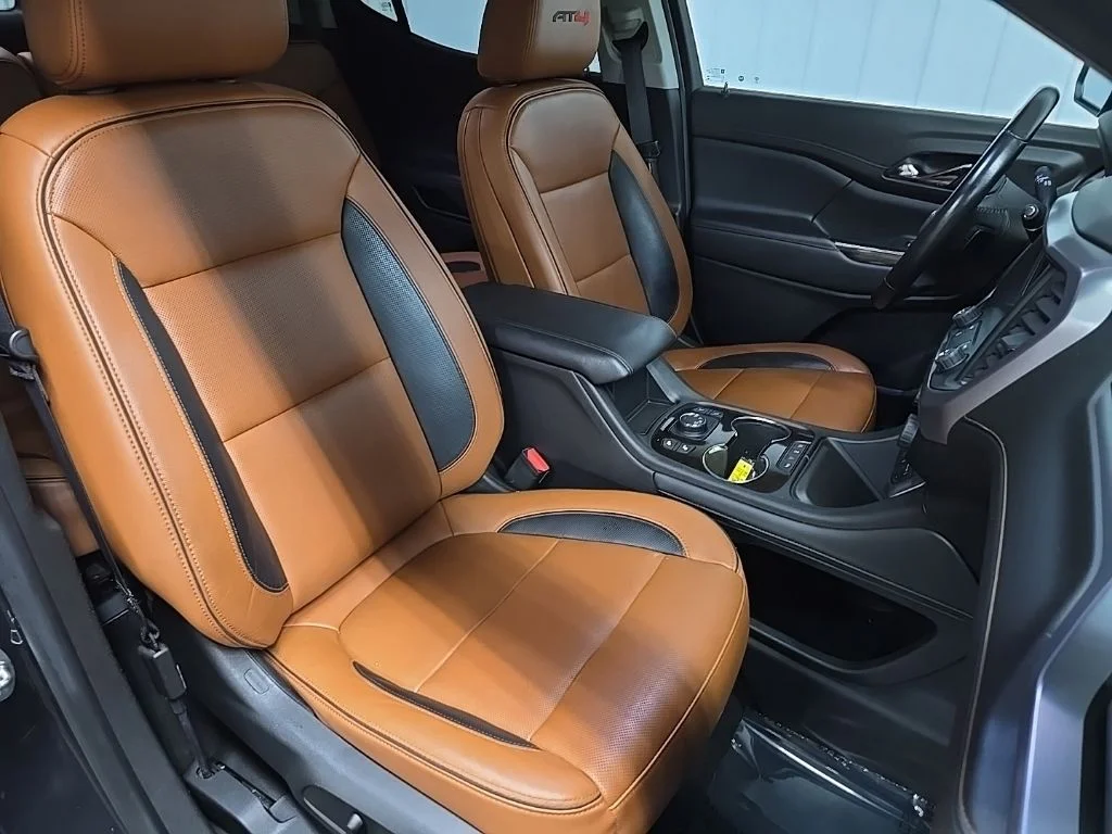 Used 2020 Black GMC AT4 image 17