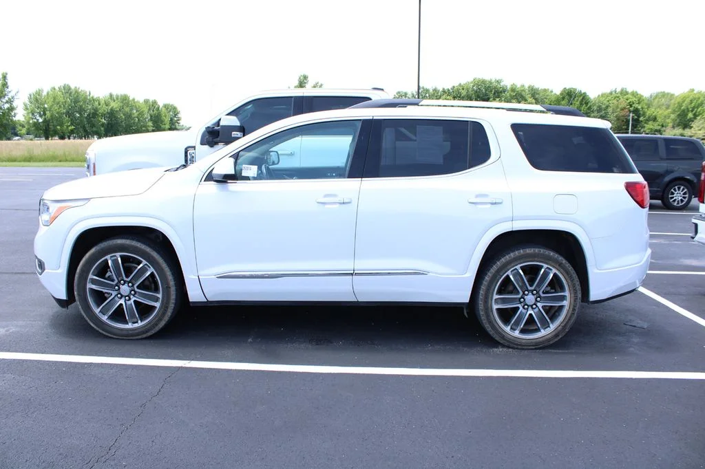 Used 2019 White Frost Tri-Coat GMC Denali image 9