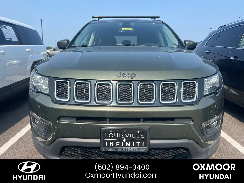 Used 2021 Olive Green Pearlcoat Jeep Latitude image 2