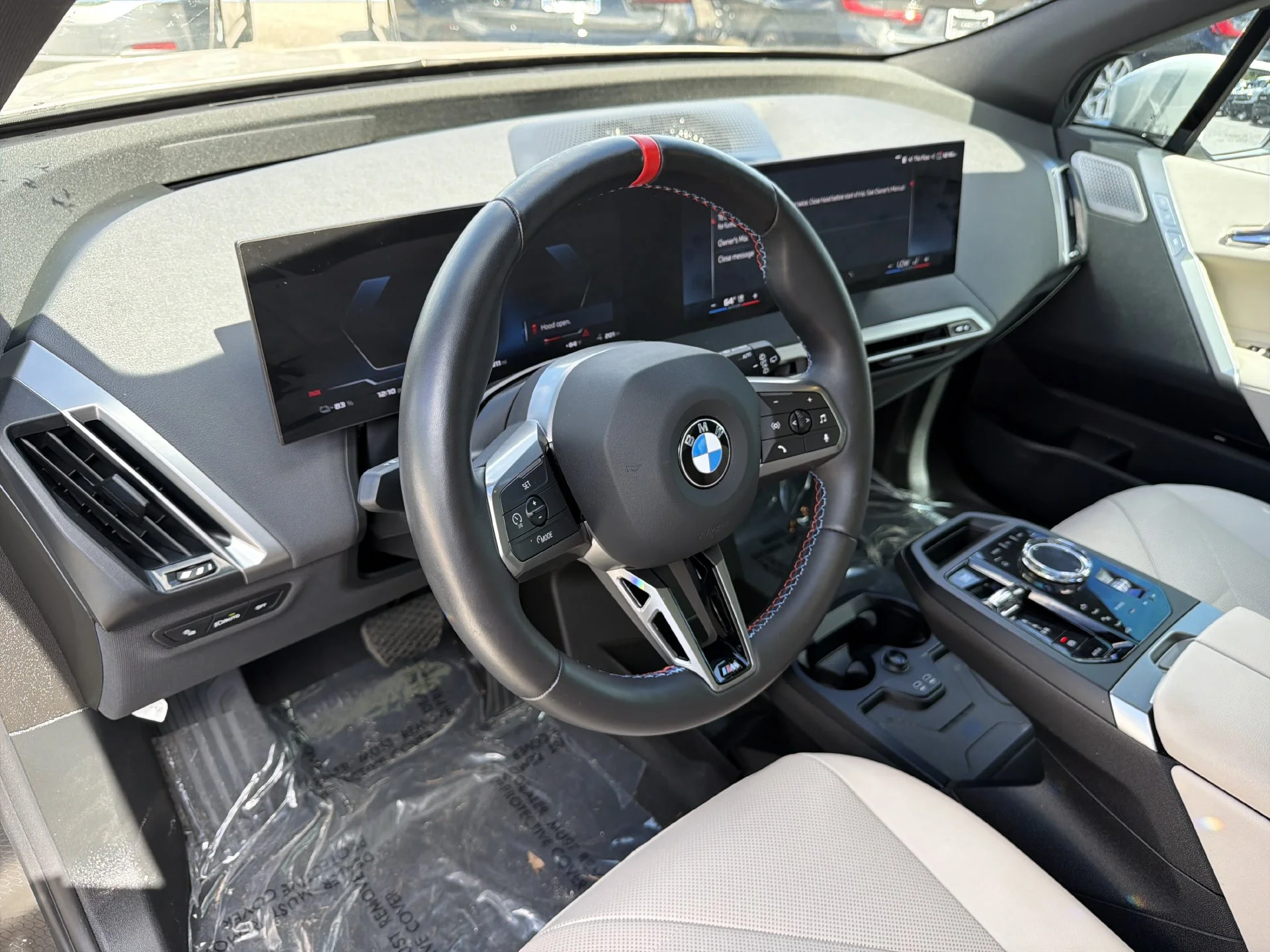 Certified Used 2025 White BMW M60 image 22