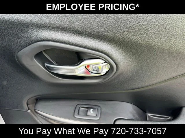 Used 2019 Silver Jeep Latitude image 22