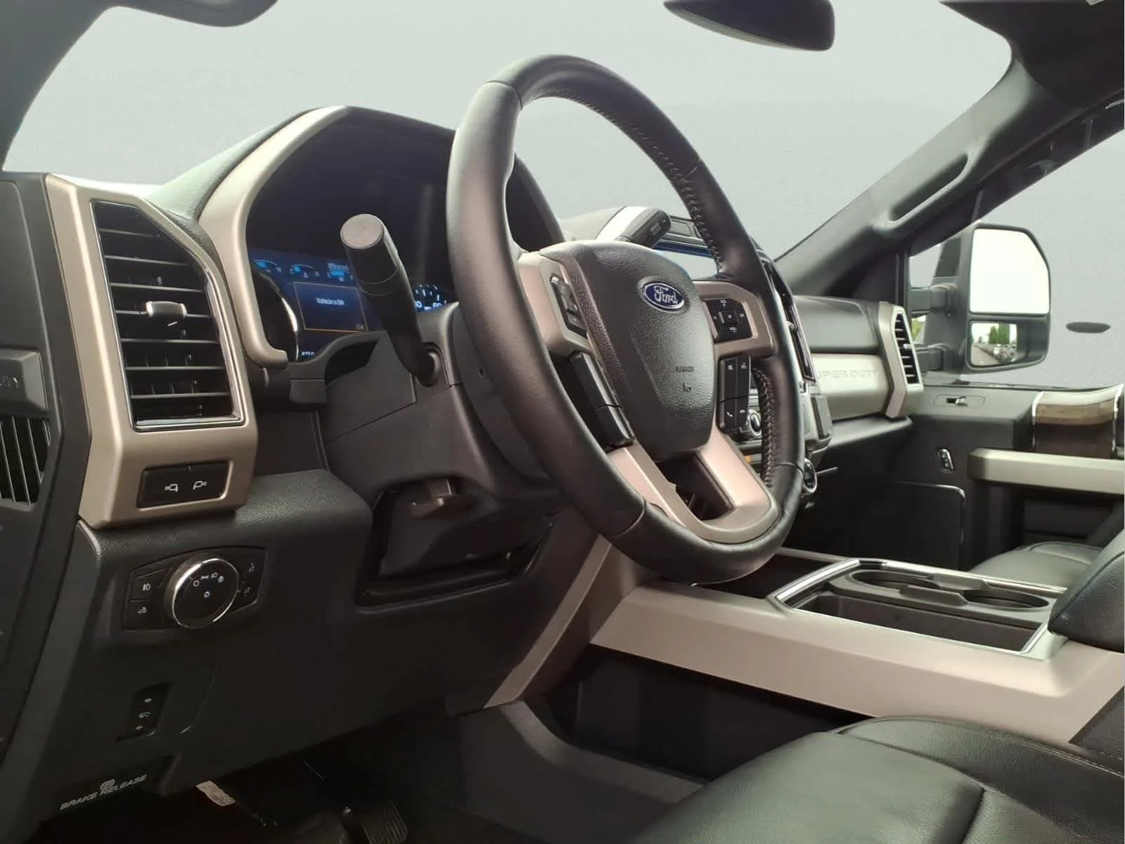 Used 2022 Agate Black Metallic Ford LARIAT image 14