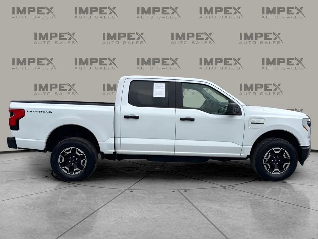 Used 2022 White Ford Pro image 6
