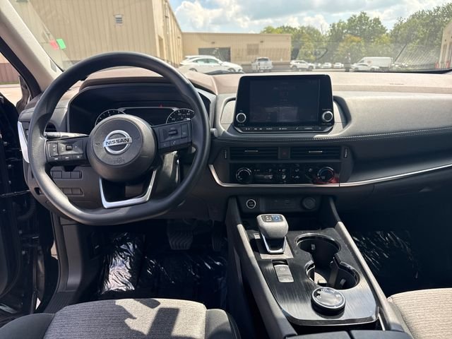 Used 2021 Black Nissan S image 15