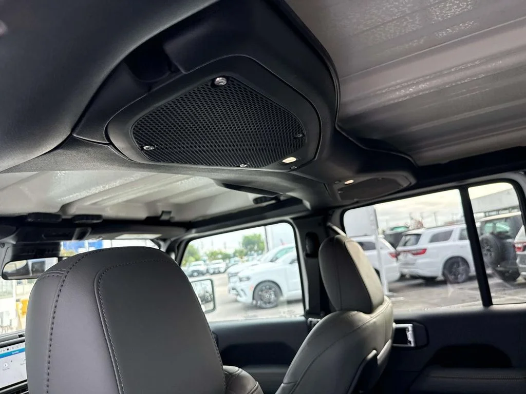 New 2026 White Jeep Mojave image 11