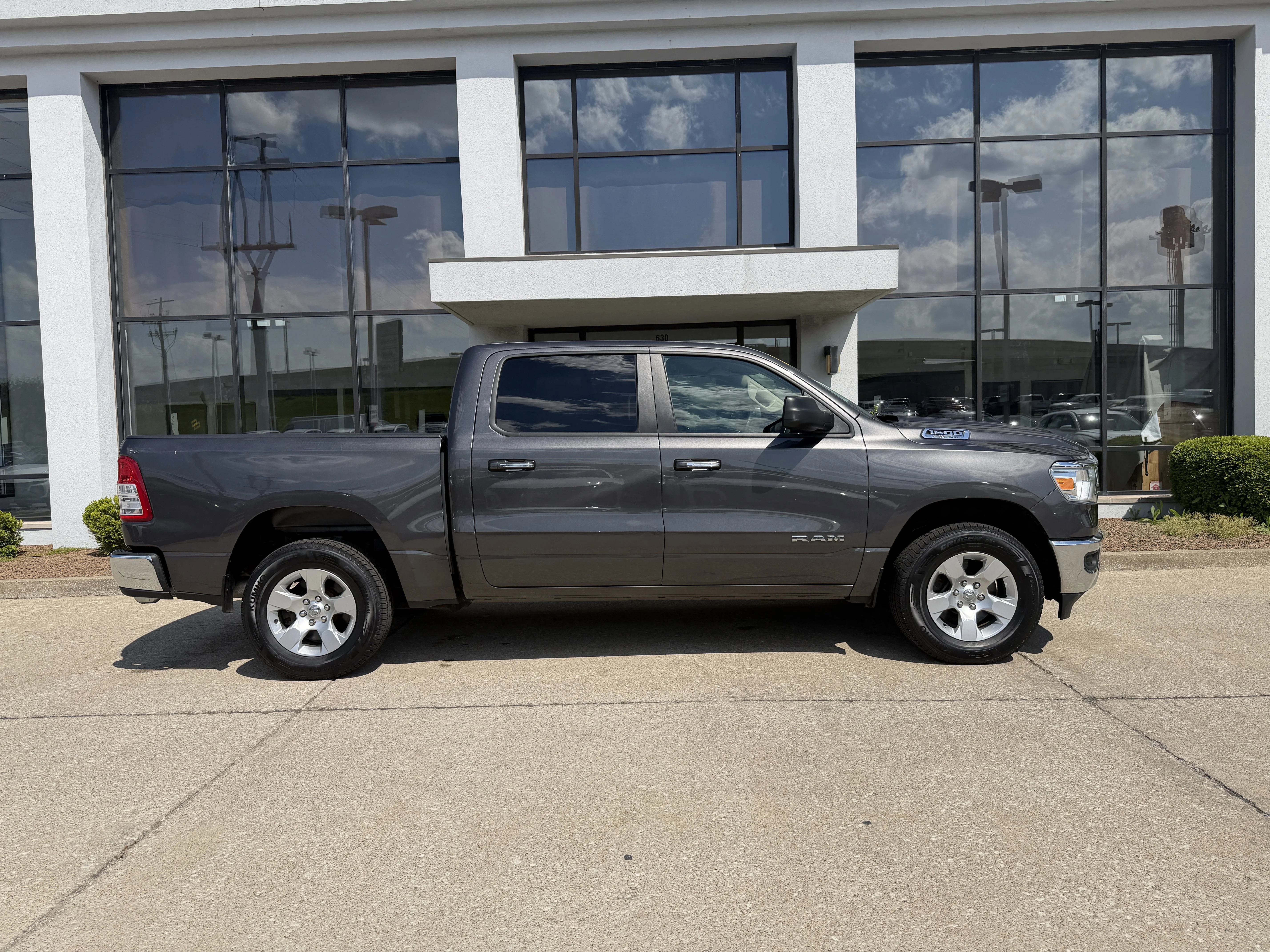 Used 2019 Granite Crystal Metallic Clearcoat Ram Big Horn/Lone Star image 3