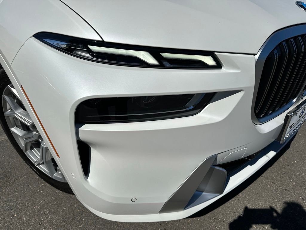 Used 2026 Mineral White Metallic BMW xDrive40i image 33