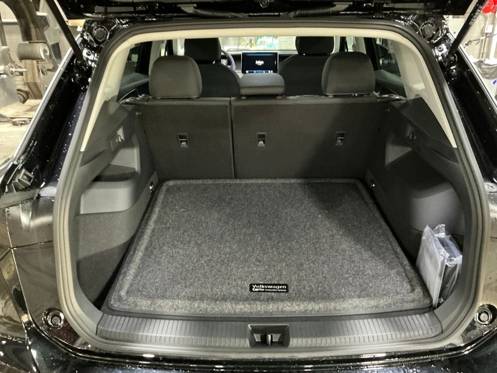 New 2026 Black Volkswagen 2.0T S image 18