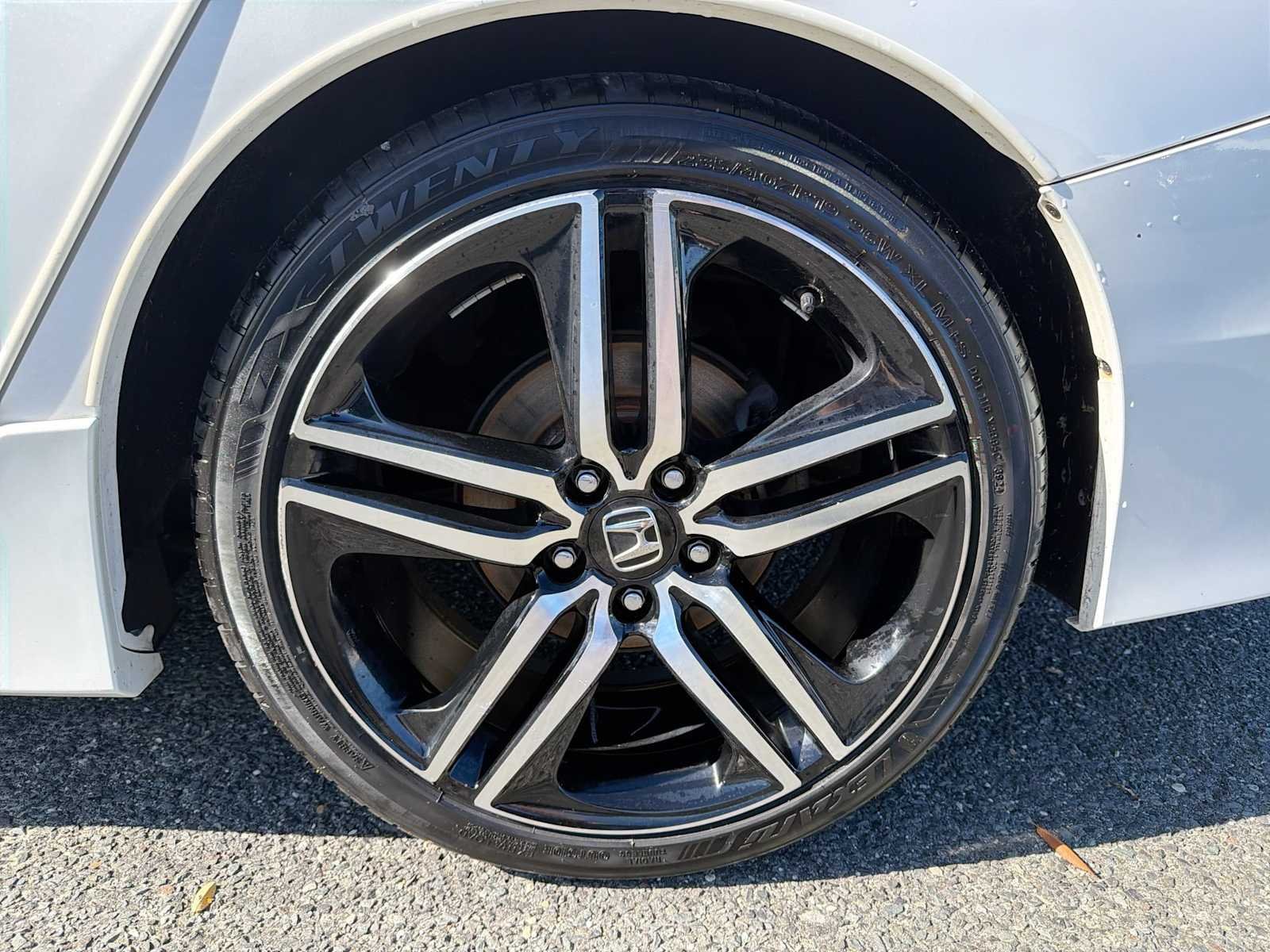 Used 2016 White Orchid Pearl Honda Sport image 19