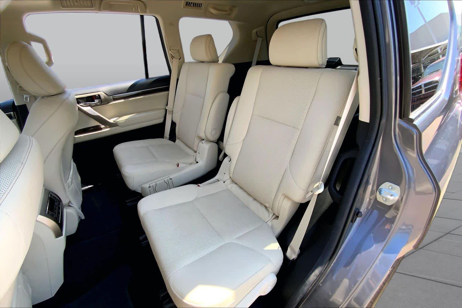 Used 2020 Nebula Gray Pearl Lexus Premium image 19