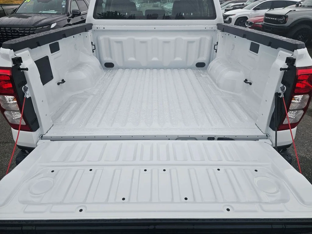 New 2025 Oxford White Ford XL image 13