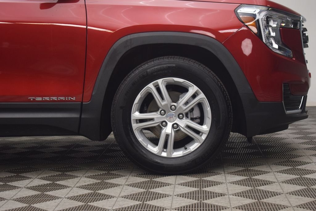 Used 2024 Volcanic Red Tintcoat GMC SLE image 32