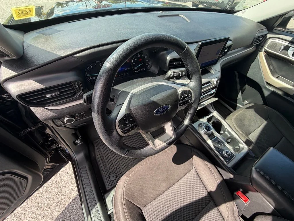 Used 2023 Black Ford XLT image 12