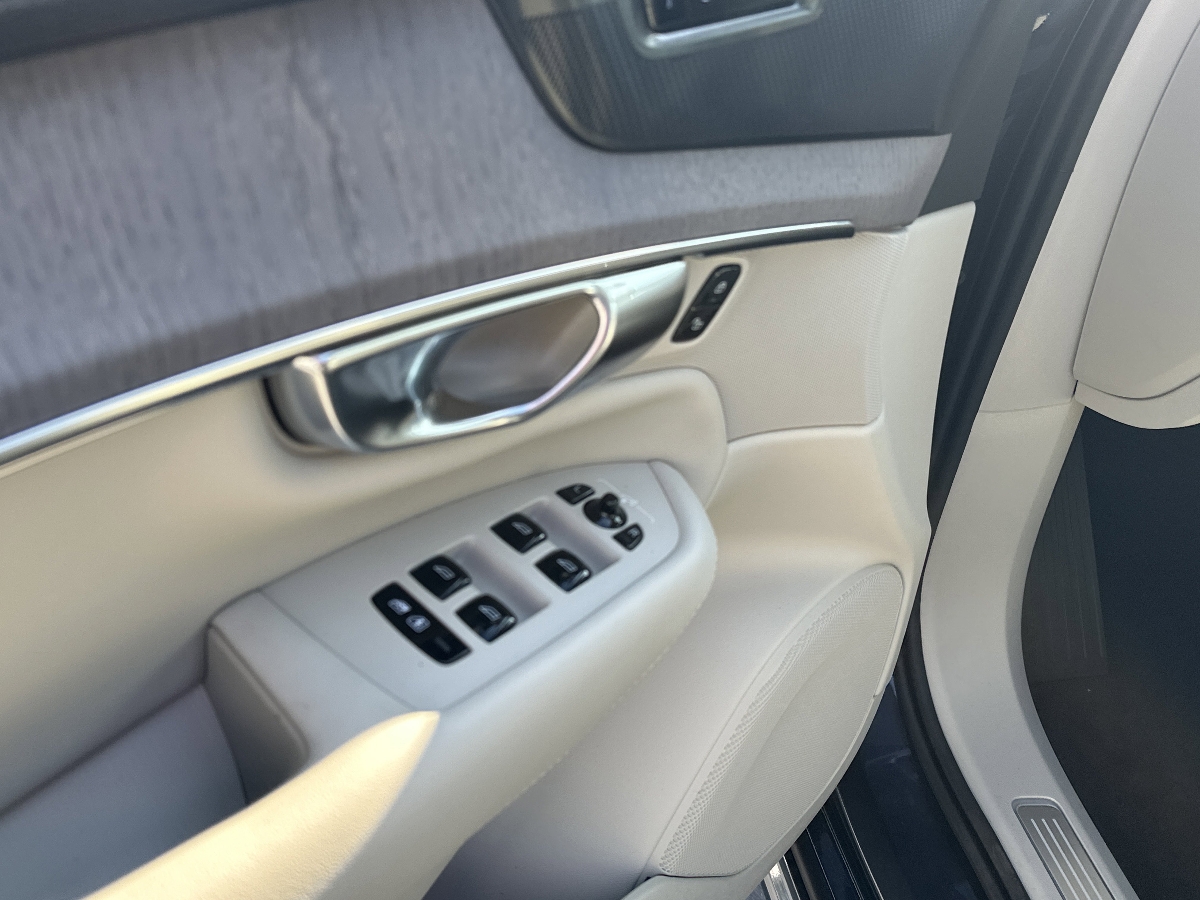 2026 Volvo XC90 Ultra - Photo 12