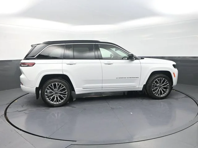 New 2026 Bright White Clear-Coat Exterior Paint Jeep Summit image 10