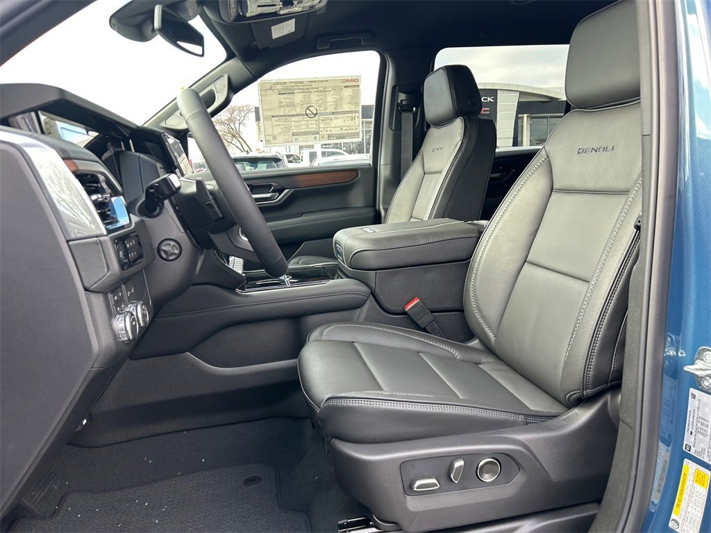 2026 GMC YUKON XL - Image 15
