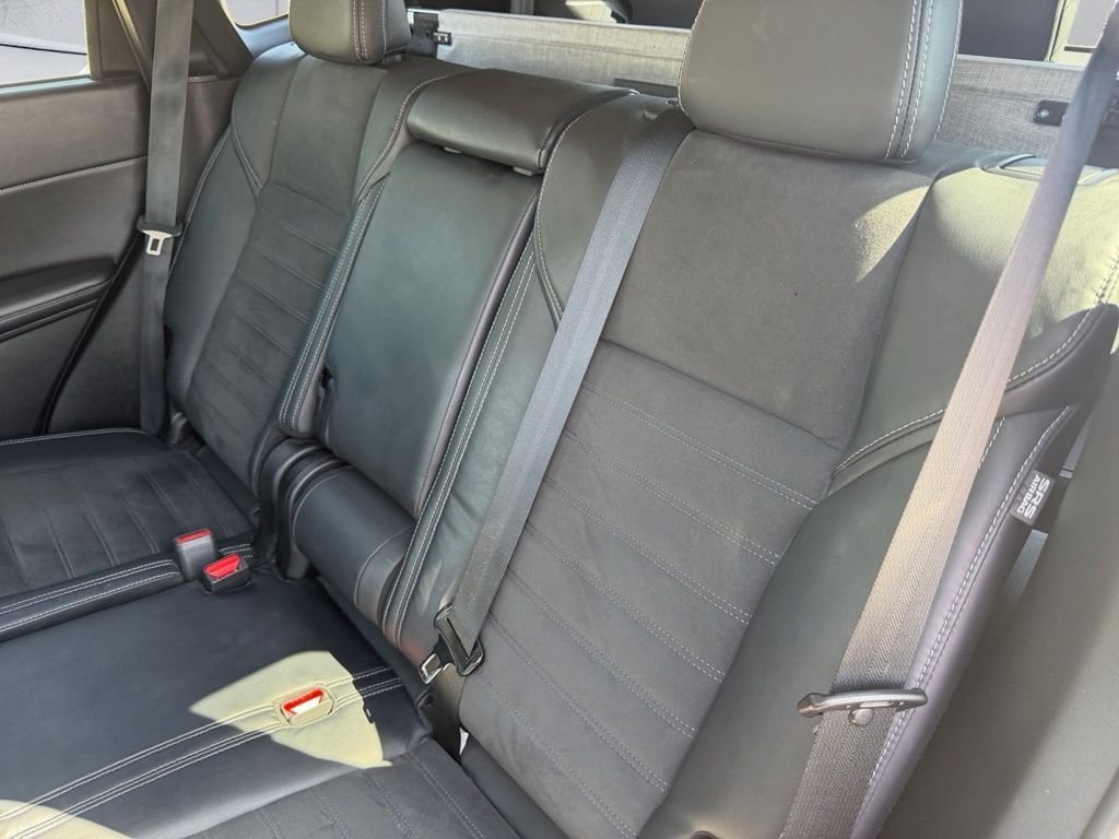 Used 2023  Mitsubishi SE image 20