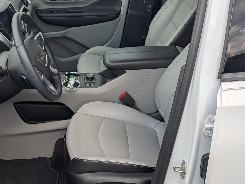 Used 2023 SUMMIT WHITE GMC SLT image 16