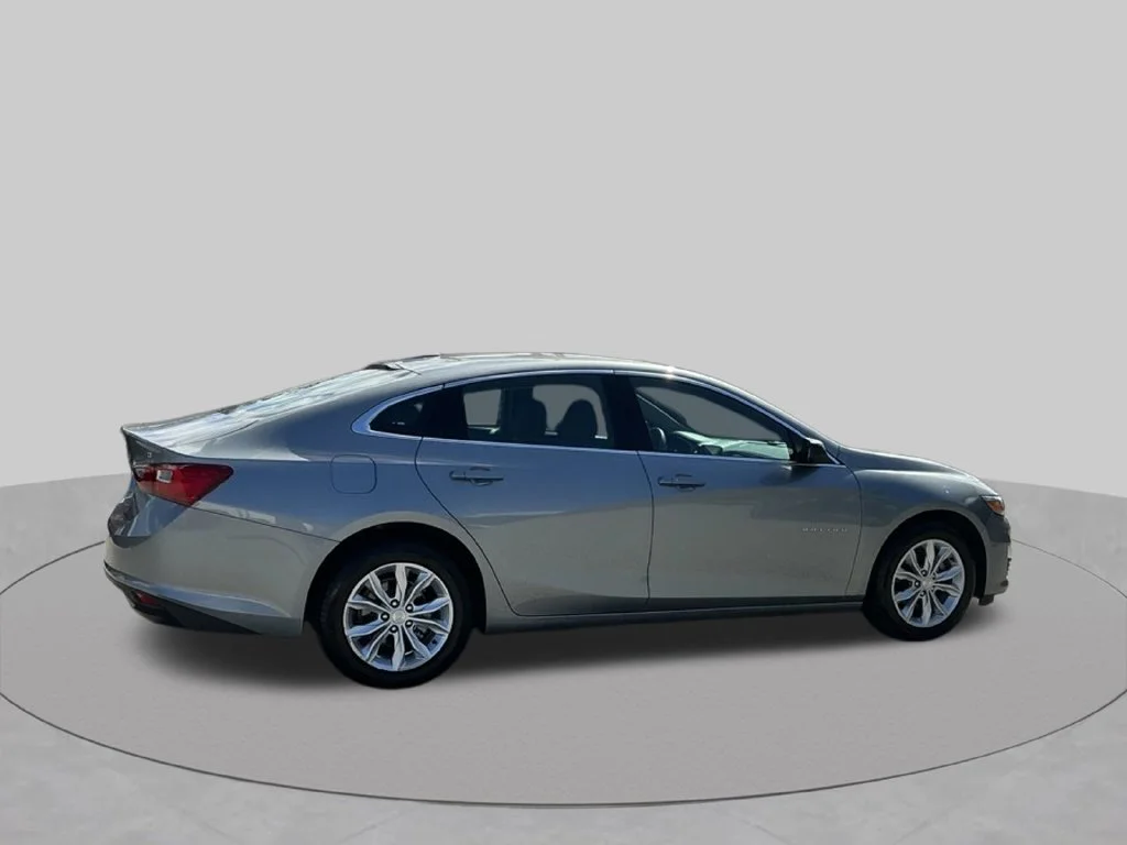 Used 2024 Gray Chevrolet LT image 9