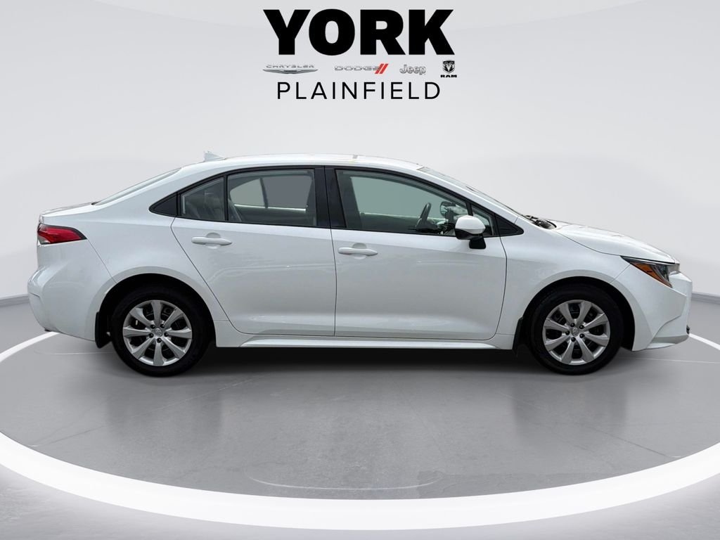 Used 2025 White Toyota LE image 4
