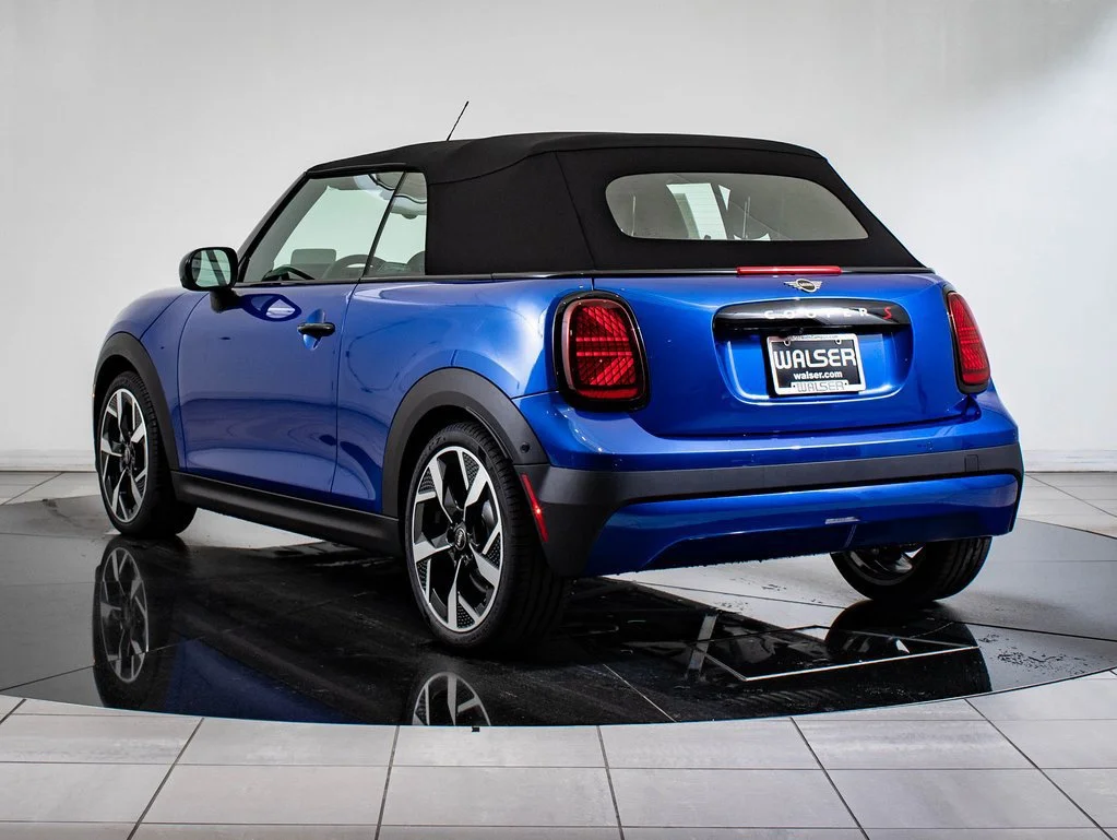 Certified Used 2026 Blazing Blue Metallic MINI Iconic image 6
