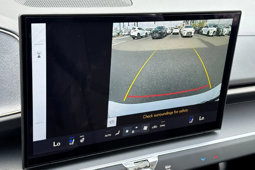 New 2026 Ultra White Lexus ES 350e PREMIUM image 18
