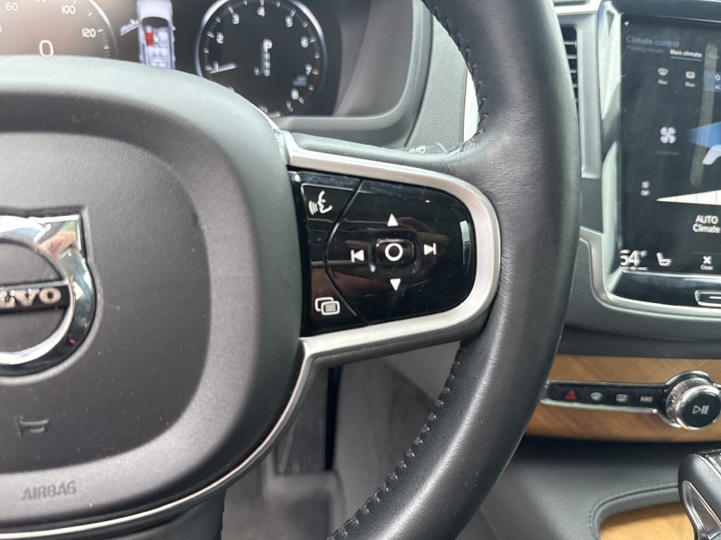 Used 2021 Crystal White Metallic Volvo T6 Momentum image 22