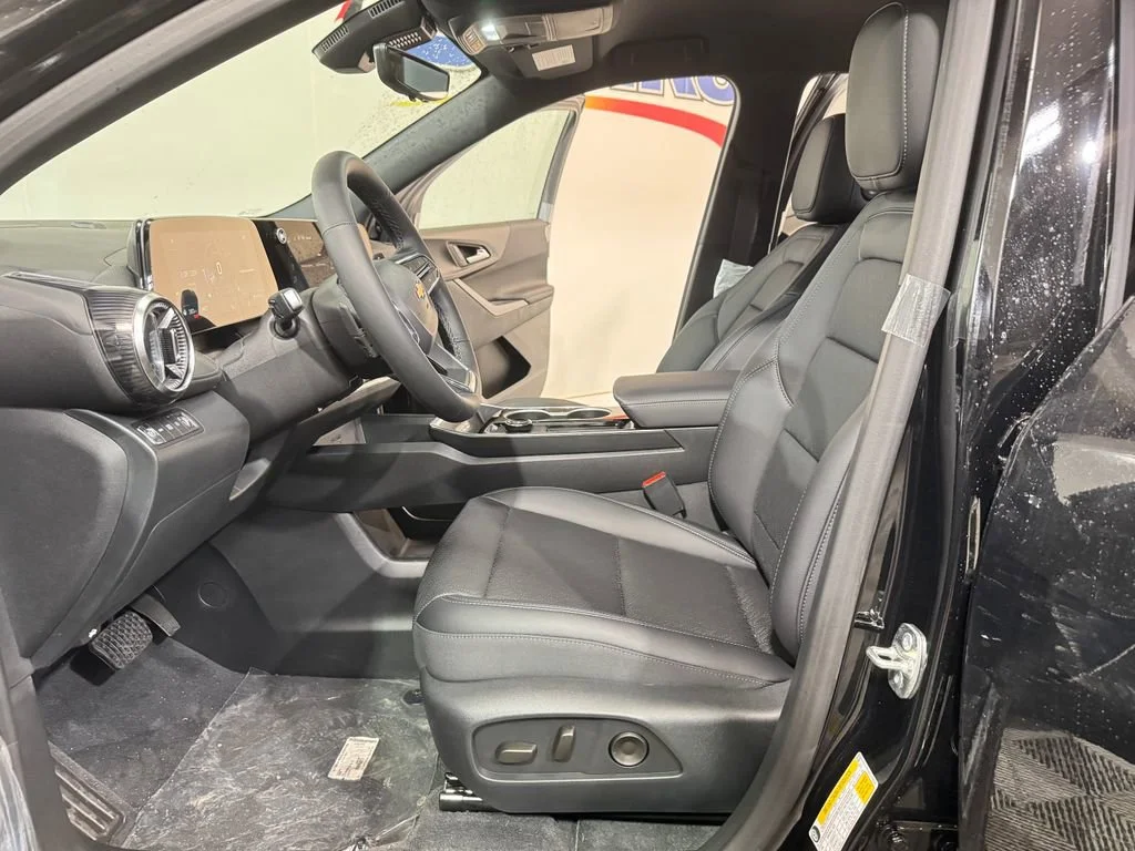 New 2026 Mosaic Black Metallic Chevrolet LT image 8