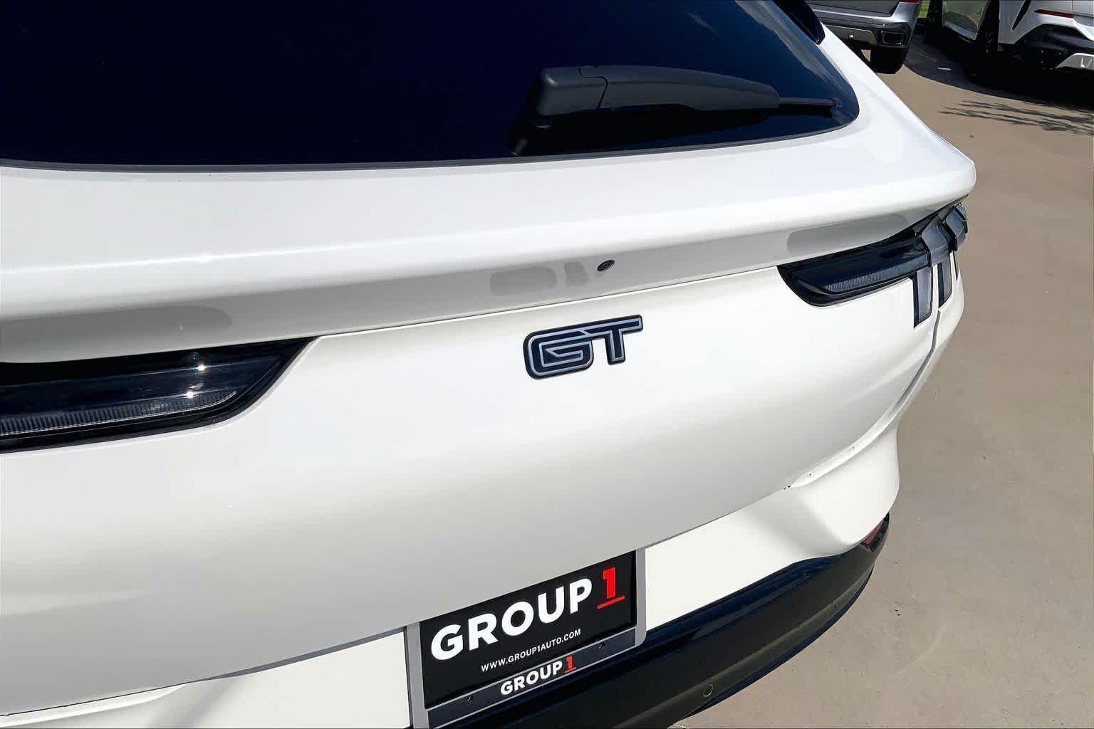 Used 2023 Star White Metallic Tri-Coat Ford GT image 29