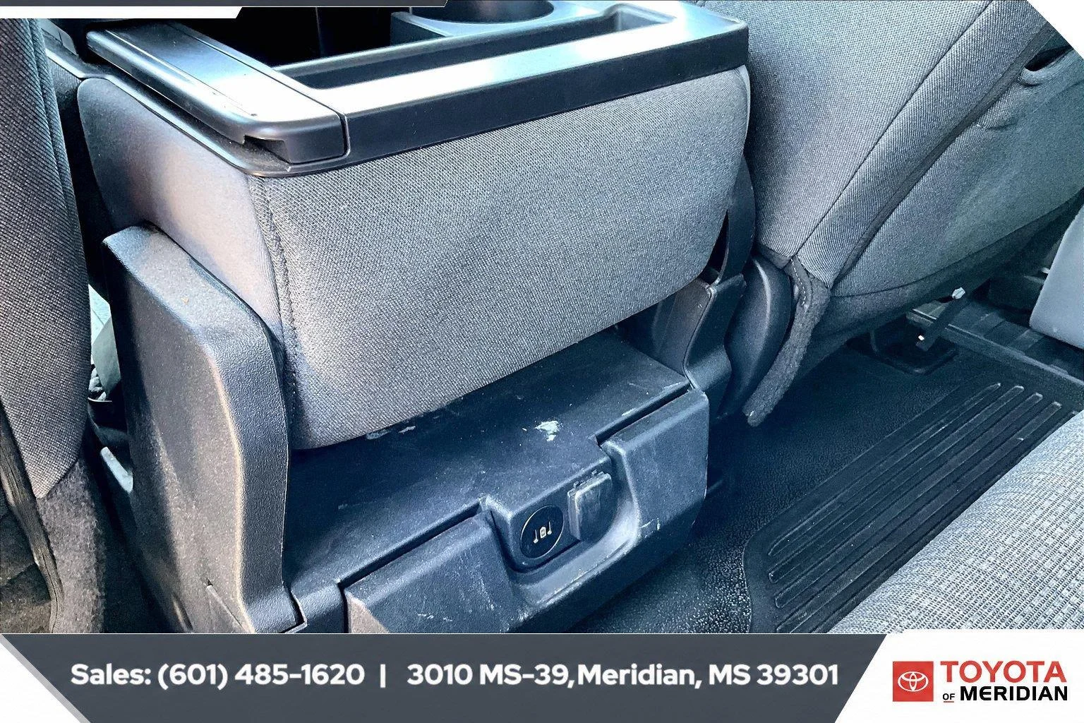 Used 2024 Oxford White Ford XLT image 23