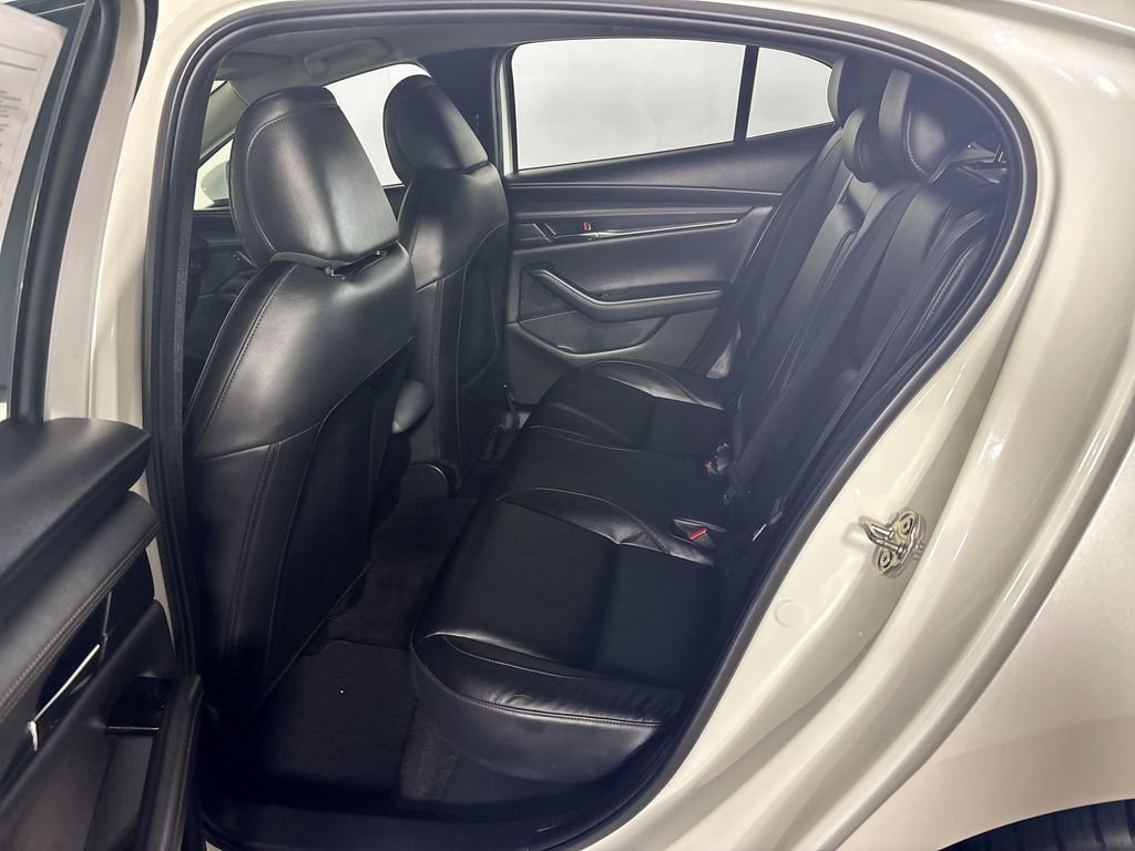 Used 2021 White Mazda Preferred image 21