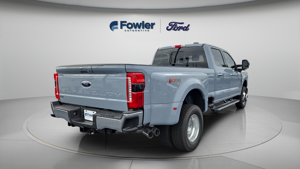 New 2026 Glacier Gray Metallic Tri-Coat Ford F-350® Lariat® image 7
