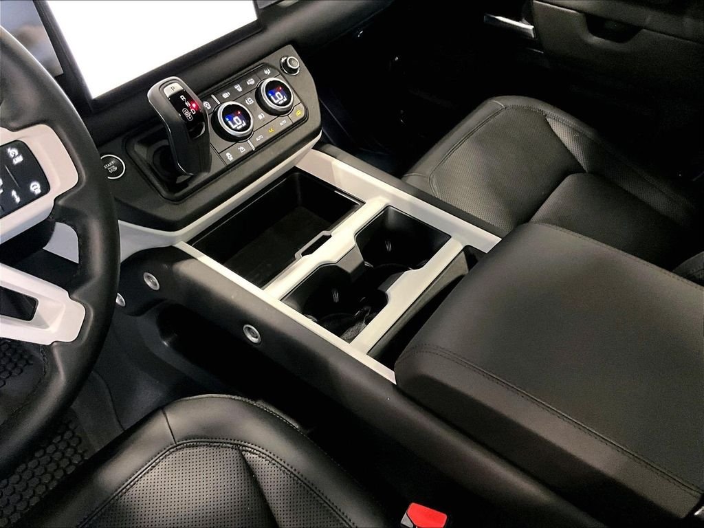 Used 2025 Blue Land Rover S image 21