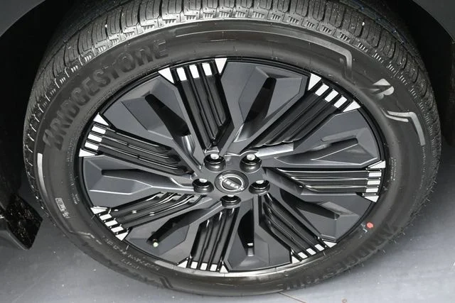 New 2026 Black Nissan Platinum image 33