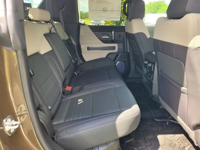 2026 GMC HUMMER EV 2X - Photo 13