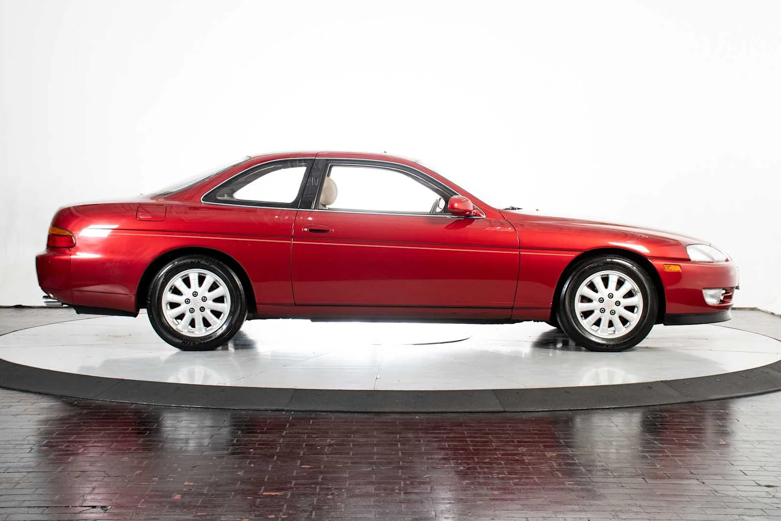 Used 1992 GARNET PEARL Lexus  image 8