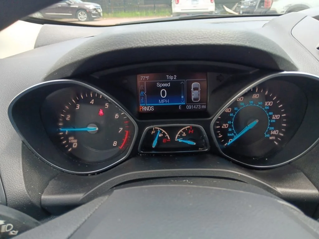 Used 2016 Magnetic Ford SE image 17